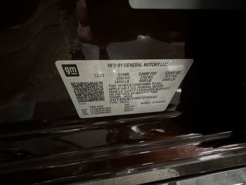 Used 2024 GMC Sierra 3500 SLT w/ SLT Premium Package image 33