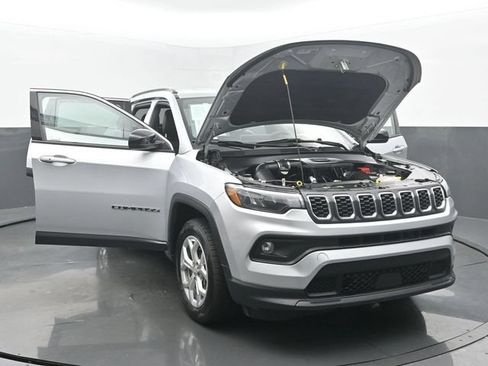 Used 2024 Jeep Compass Latitude AWD/4WD image 50