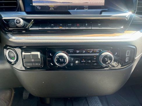 Used 2026 Chevrolet Silverado 1500 RST w/ RST Select Package AWD/4WD image 14
