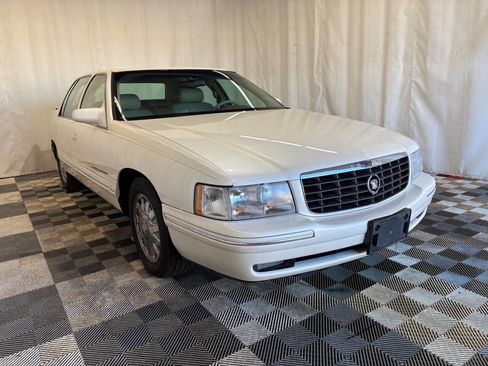 Used 1999 Cadillac De Ville Concours image 4