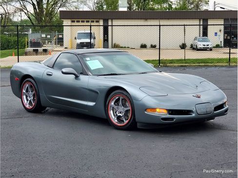 Used 2004 Chevrolet Corvette Coupe RWD image 5