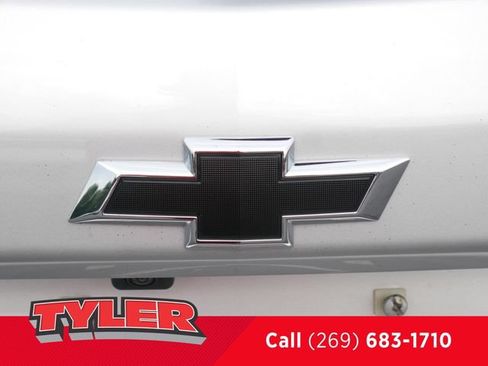 Used 2021 Chevrolet Equinox LT FWD image 15