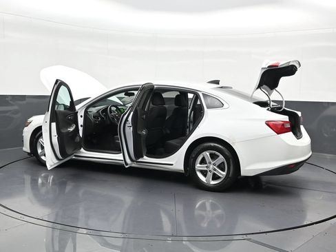 Used 2022 Chevrolet Malibu LS FWD image 34