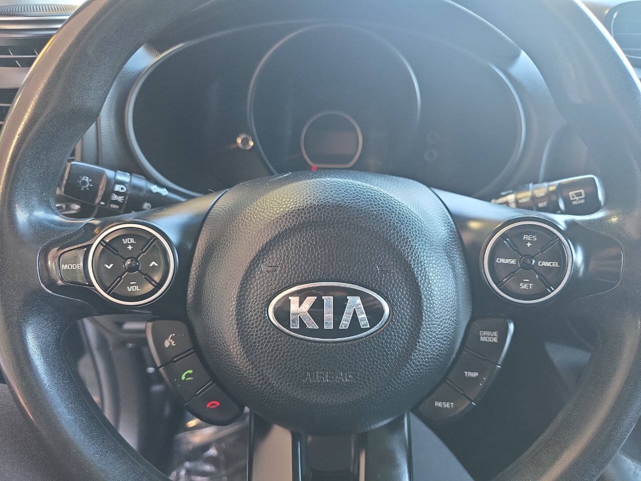 Used 2017 Kia Soul + FWD image 8