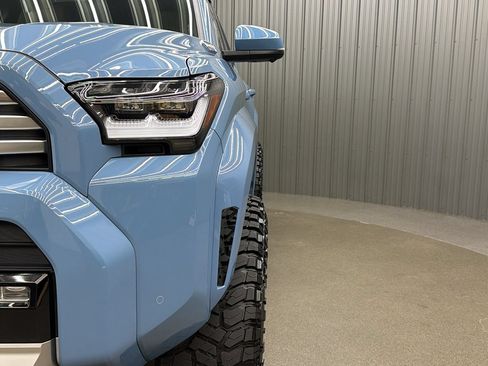 Used 2026 Toyota 4Runner Limited AWD/4WD image 14