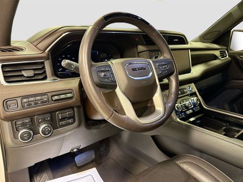 Used 2023 GMC Yukon Denali w/ Denali Reserve Package AWD/4WD image 9