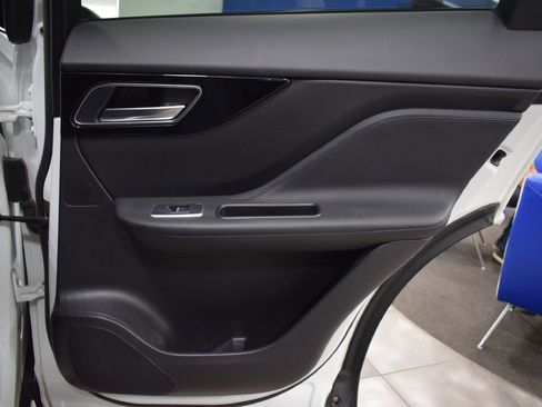 Used 2018 Jaguar F-PACE Premium image 16