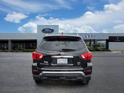 Used 2019 Nissan Pathfinder SV AWD/4WD image 4