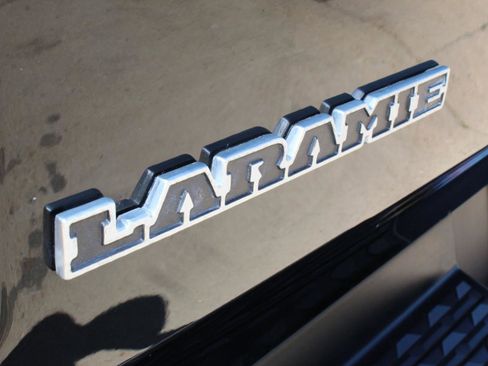 Used 2019 RAM 1500 Laramie AWD/4WD image 5
