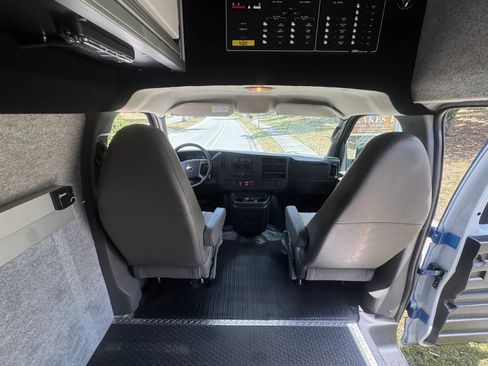 Used 2013 Chevrolet Express 3500 Extended w/ Power Package RWD image 27