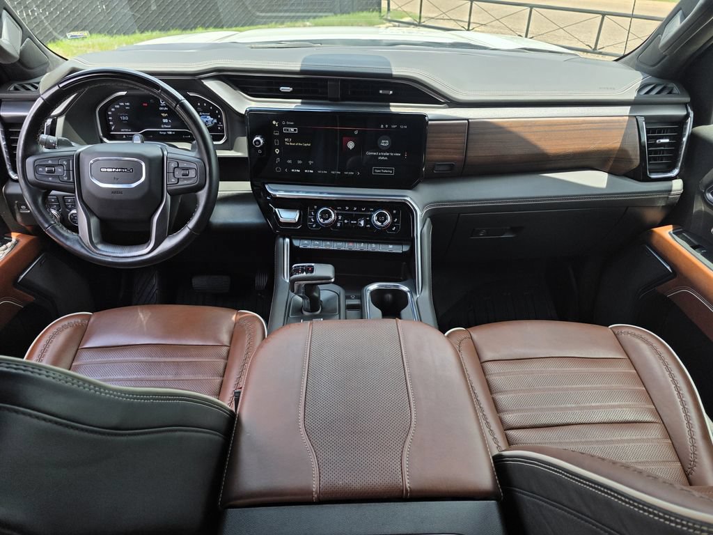 Used 2024 GMC Sierra 1500 Denali Ultimate AWD/4WD image 9