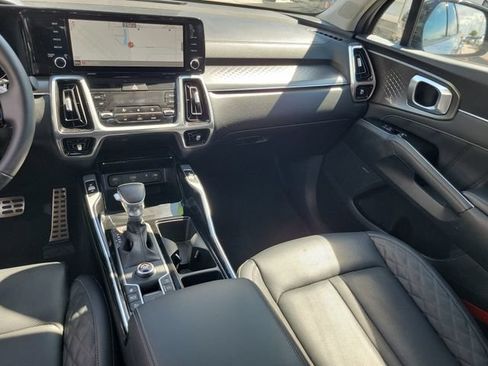 Certified 2022 Kia Sorento SX FWD image 18