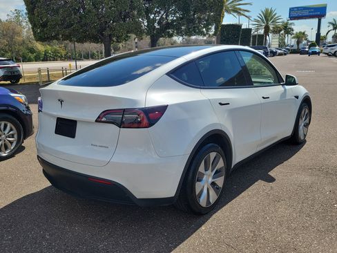 Used 2023 Tesla Model Y Long Range image 3