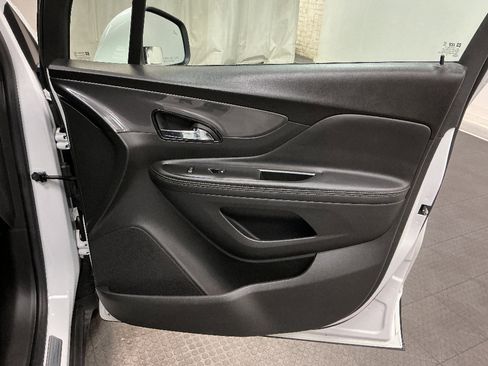 Used 2022 Buick Encore Preferred w/ Safety Package image 31