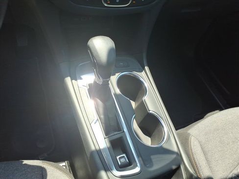 Used 2024 Chevrolet Equinox LT FWD image 34