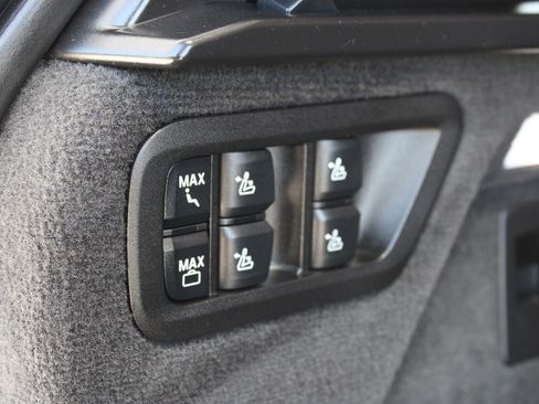 Used 2025 BMW X7 M60i AWD/4WD image 5