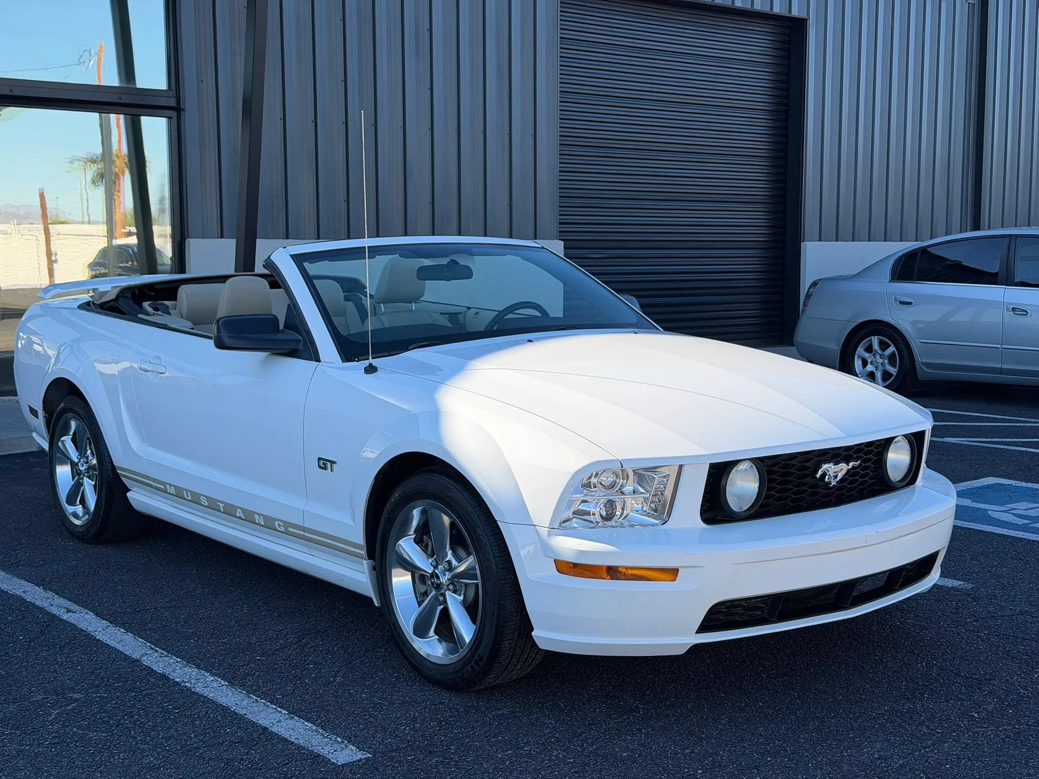 Used 2006 Ford Mustang GT RWD image 17