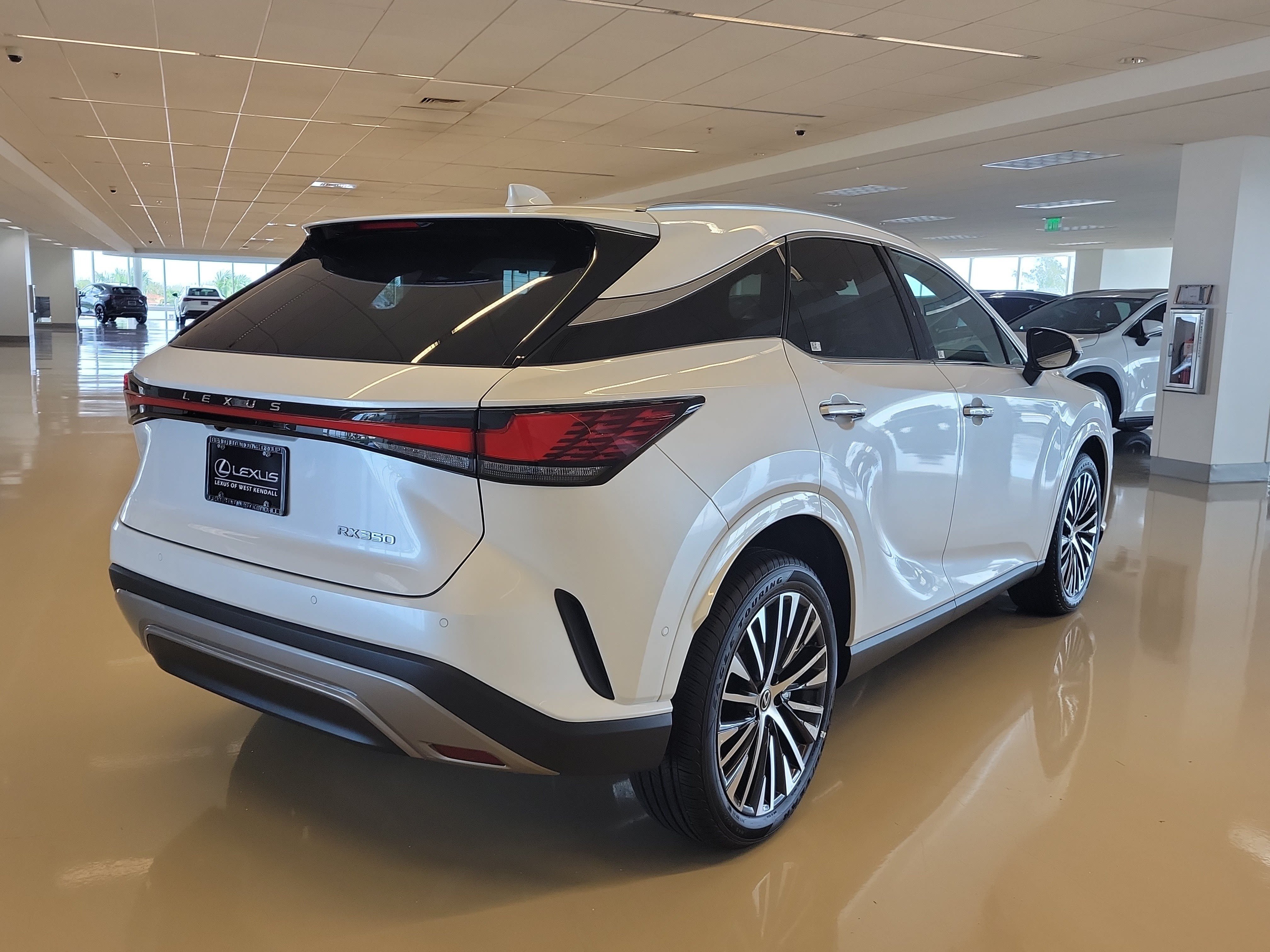 Used 2024 Lexus RX 350 Premium Plus w/ Convenience Package FWD image 8