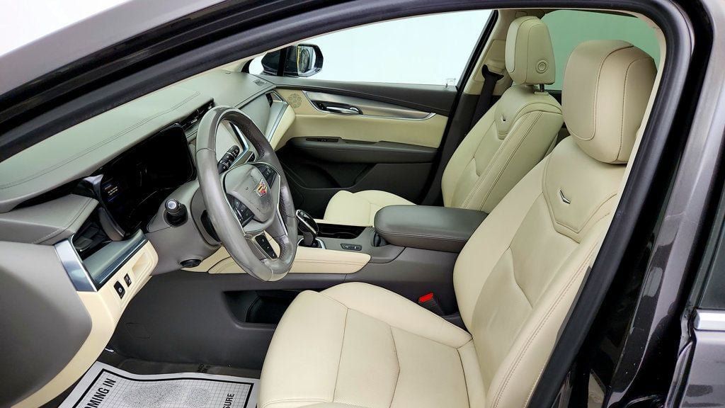 Used 2018 Cadillac XT5 Premium Luxury FWD image 19