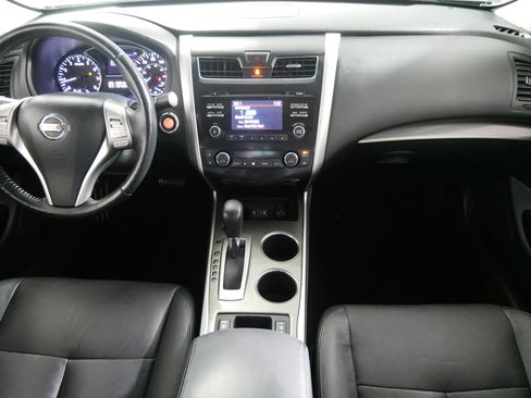 Used 2014 Nissan Altima 2.5 SL w/ Moonroof Package FWD image 10