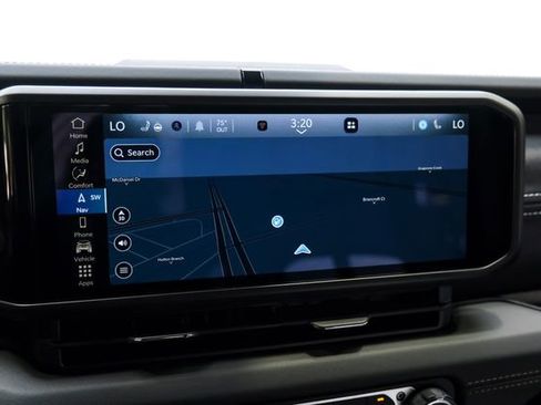 Used 2025 Jeep Wrangler Unlimited Rubicon w/ Technology Group image 42