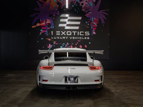 Used 2016 Porsche 911 GT3 RS RWD image 5