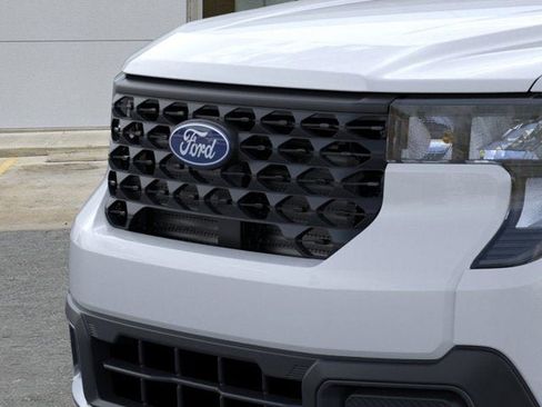 New 2025 Ford Maverick XLT w/ XLT Luxury Package FWD image 18