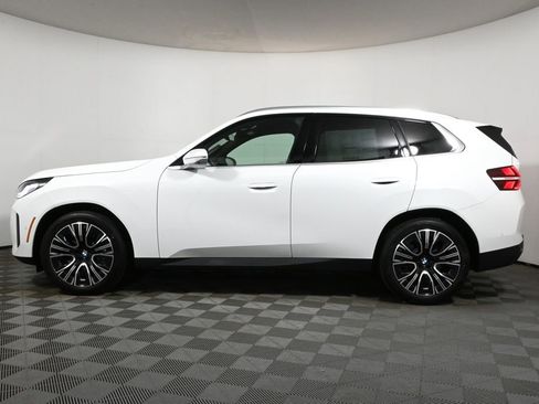 Used 2025 BMW X3 xDrive30i w/ Premium Package image 2