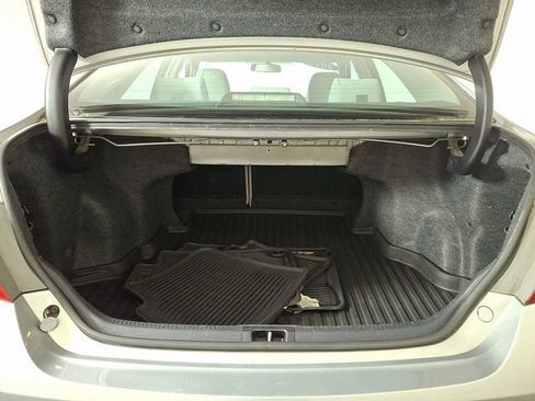 Used 2015 Toyota Camry LE FWD image 27