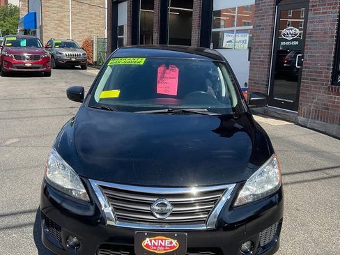 Used 2014 Nissan Sentra SR w/ SR Driver Package FWD image 3