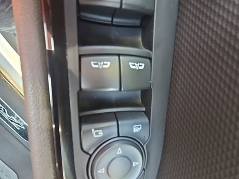 Used 2023 Chevrolet Silverado 1500 ZR2 w/ Technology Package image 35