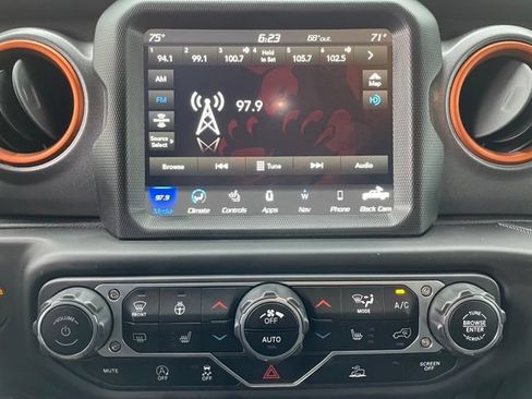 Used 2023 Jeep Gladiator Mojave w/ Cold Weather Group AWD/4WD image 18