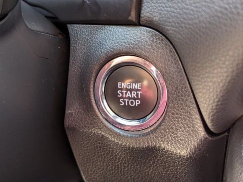 Used 2025 Toyota RAV4 XLE FWD image 19