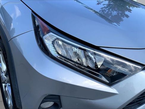 Used 2021 Toyota RAV4 XLE Premium FWD image 27