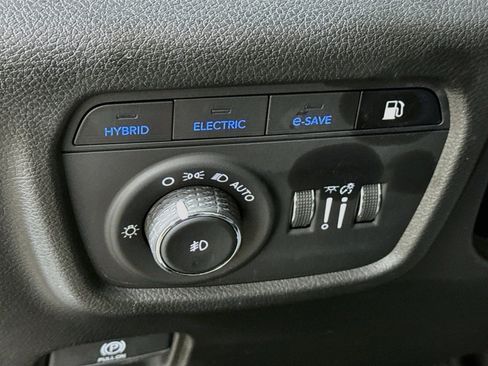 Used 2022 Jeep Grand Cherokee Overland image 15