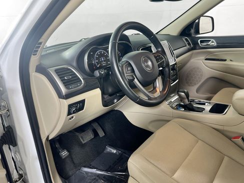 Used 2022 Jeep Grand Cherokee Laredo E image 9