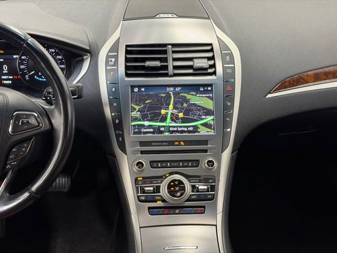 Used 2019 Lincoln MKZ Reserve image 17