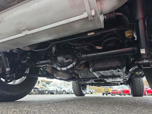 Used 2019 Jeep Wrangler Sport image 32