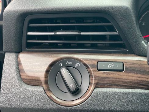 Used 2020 Volkswagen Passat 2.0T SEL image 15