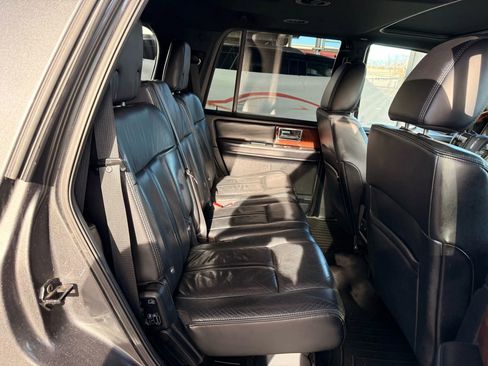 Used 2015 Lincoln Navigator Sport Utility 4D image 22