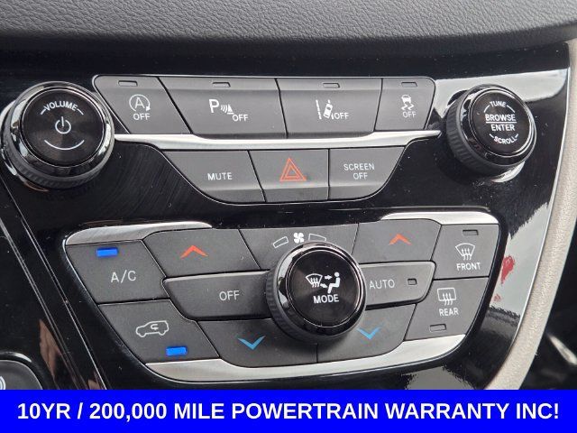 Used 2024 Chrysler Pacifica Touring-L FWD image 23