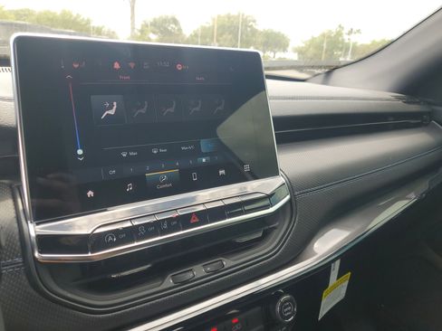 New 2026 Jeep Compass Latitude AWD/4WD image 19