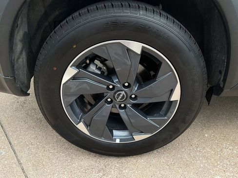Used 2025 Nissan Rogue SV FWD image 7