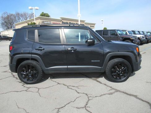 Used 2016 Jeep Renegade Latitude image 8