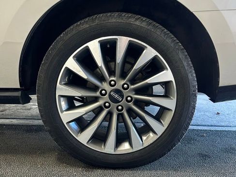 Used 2020 Lincoln Navigator Reserve w/ Luxury Package image 10