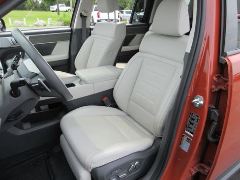 Used 2025 Hyundai Santa Fe Calligraphy AWD/4WD image 19