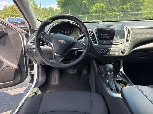 Used 2024 Chevrolet Malibu LT FWD image 15
