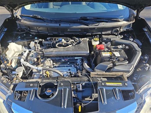 Used 2019 Nissan Rogue SV image 28