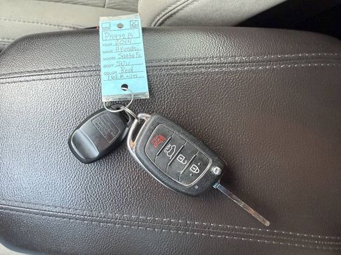 Used 2014 Hyundai Santa Fe Sport FWD image 19