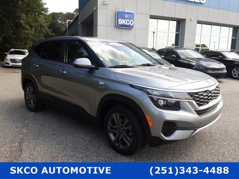 Used 2021 Kia Seltos LX image 7